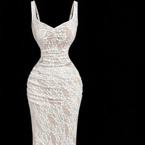 Elegant White Lace Spaghetti Strap Mermaid Dress - Size M